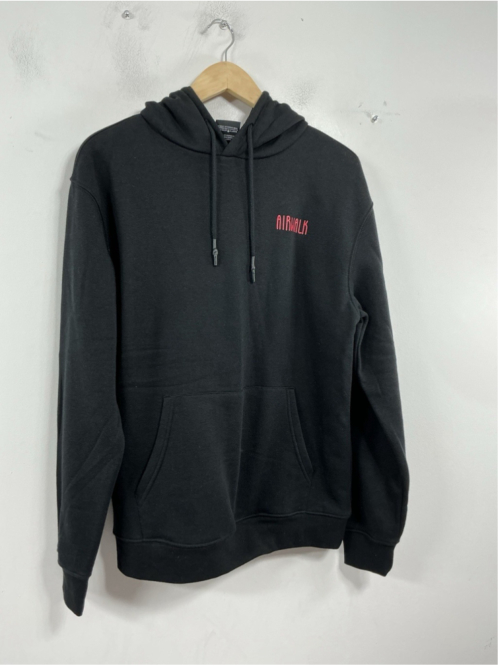 Men NWT Airwalk Hooded Pullover Sweatshirt Small Black Graphic